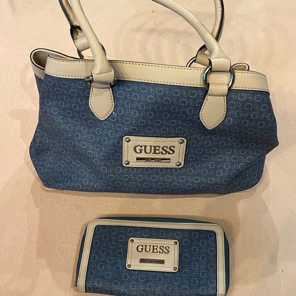 Guess Women’s Faux Leather Blue and Cream Handbag  And Matching Wallet Set - Picture 1 of 11